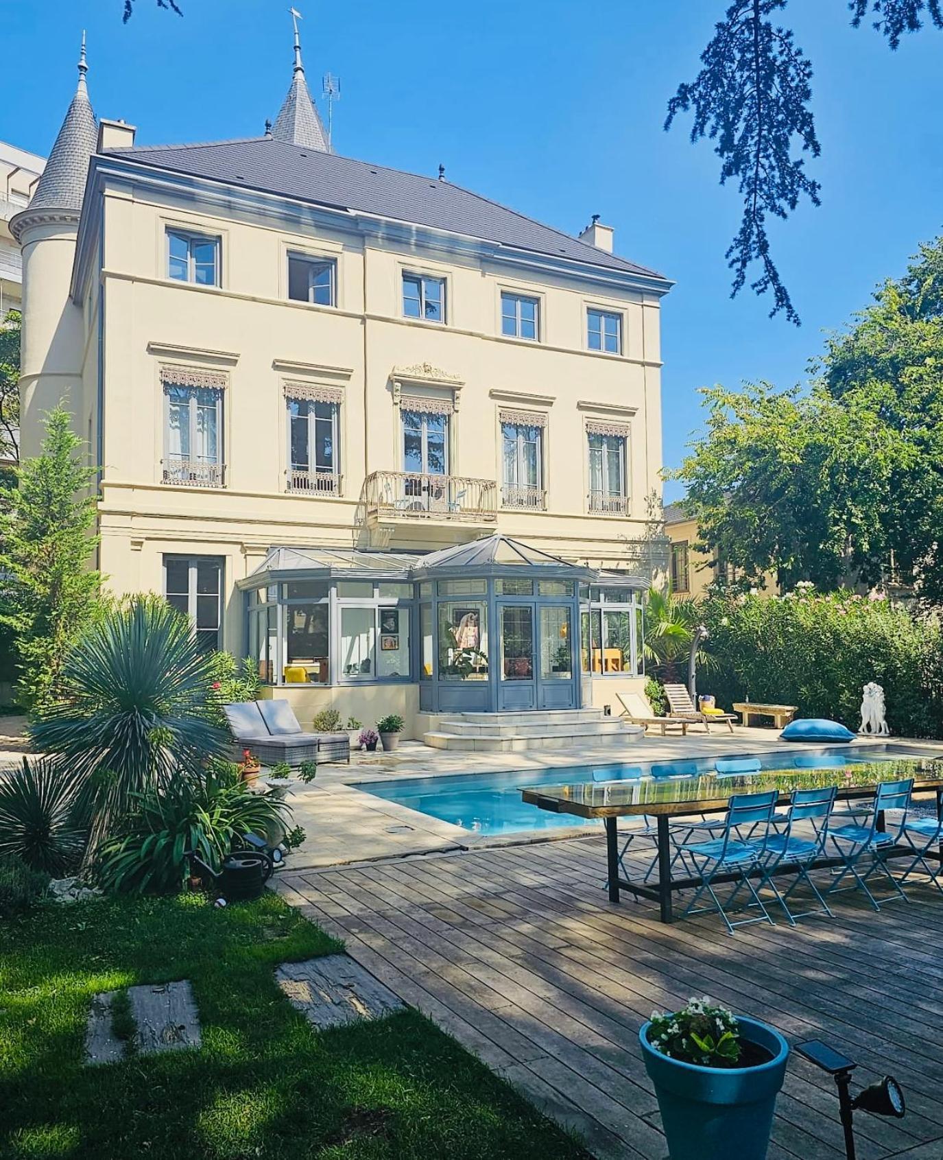 Chateau Grandclement Lyon Villeurbanne Niveau Rdc - Tresor Cache En Ville Avec Vue Piscine Et Parc Exterior foto